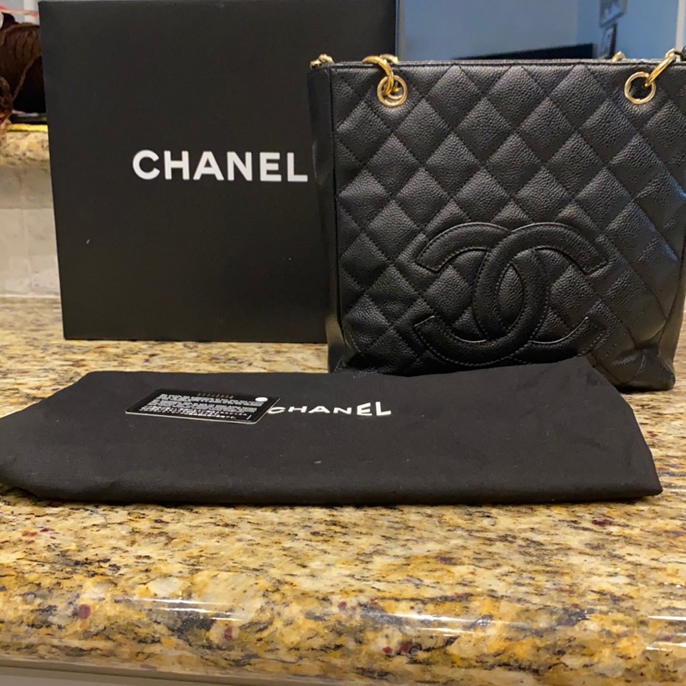 Chanel Petite Shopping tote